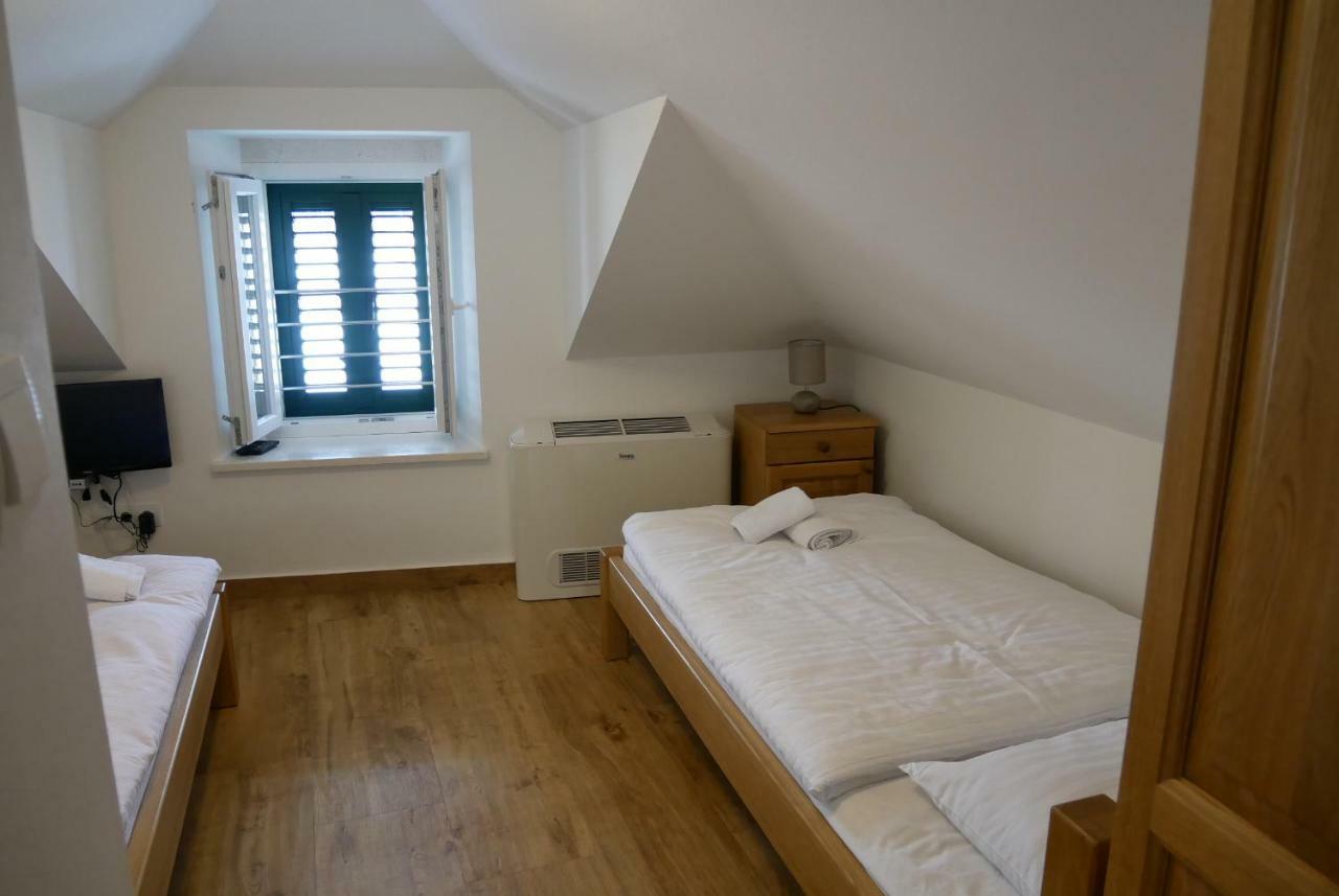 Guest House Jere Old Town 로고즈니차 외부 사진