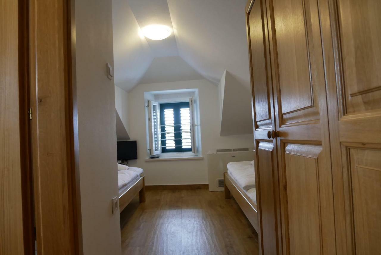 Guest House Jere Old Town 로고즈니차 외부 사진